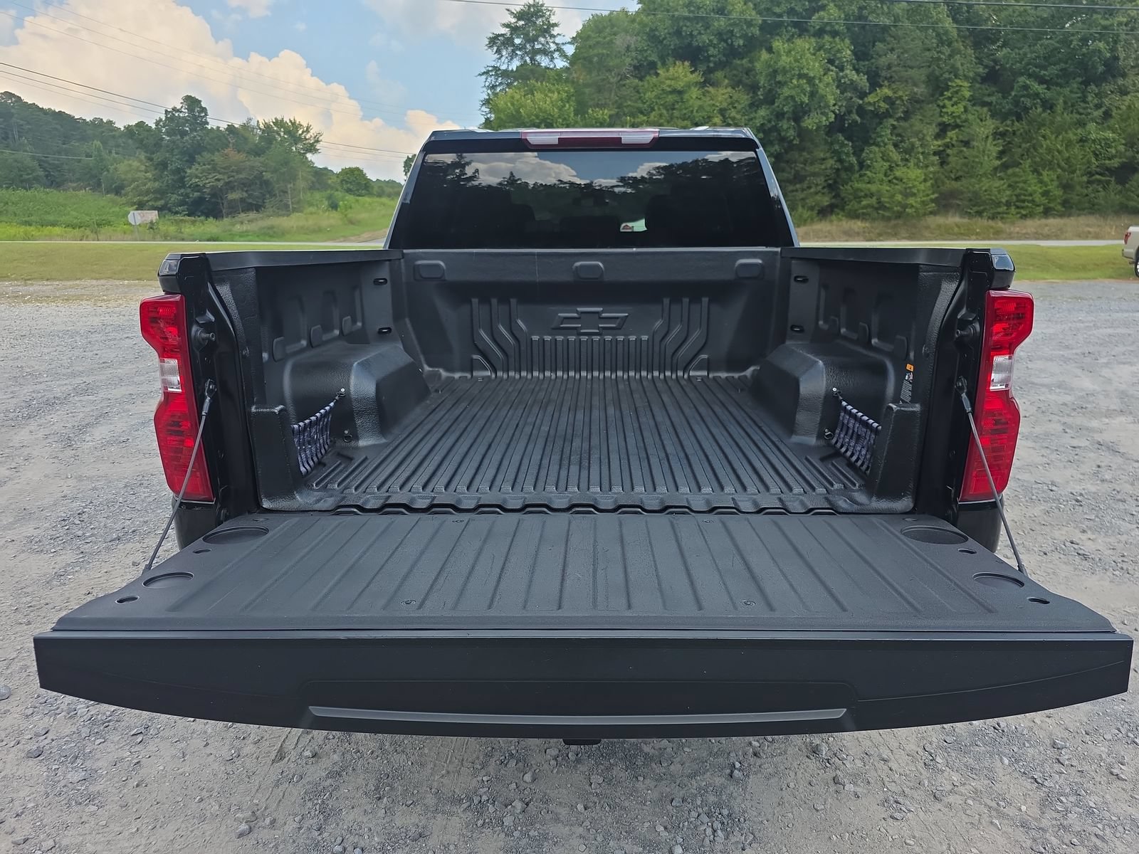 Used 2024 Chevrolet Silverado 1500 LT AWD/4WD image 25