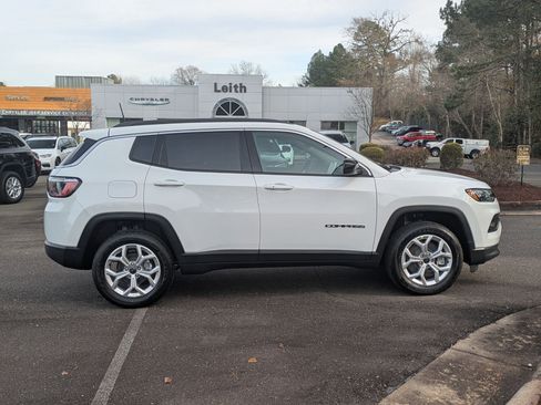 New 2026 Jeep Compass Latitude image 4