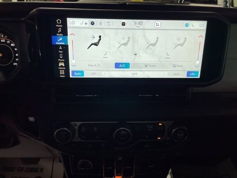 New 2025 Jeep Gladiator Sport AWD/4WD image 22