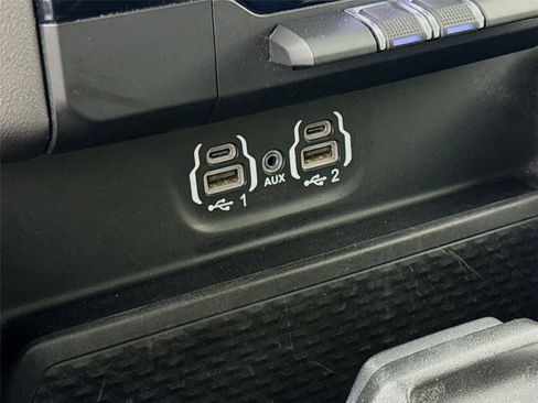 Used 2024 RAM 1500 Laramie RWD image 18