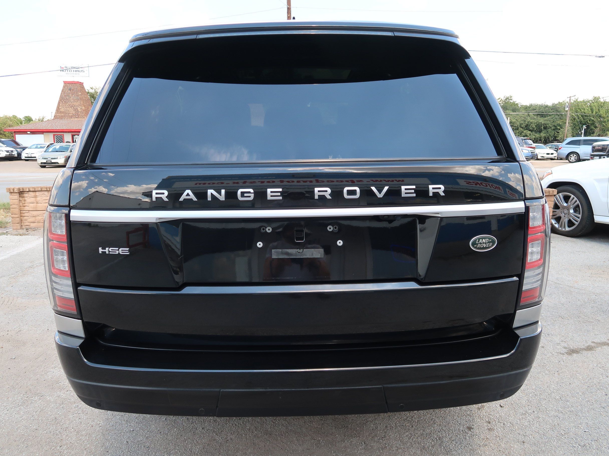 Used 2017 Land Rover Range Rover HSE AWD/4WD image 10