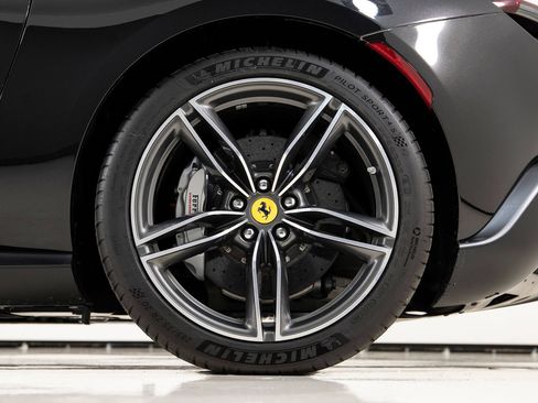 Certified 2022 Ferrari Roma RWD image 20
