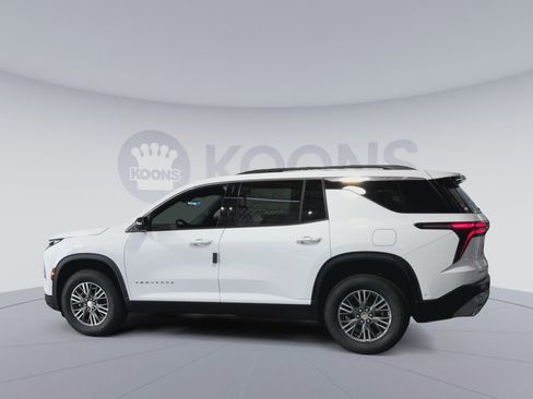 New 2026 Chevrolet Traverse LT w/ Enhanced Driving Package image 8