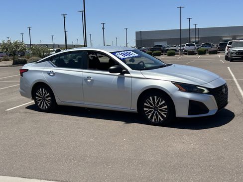 Used 2024 Nissan Altima 2.5 SV FWD image 7