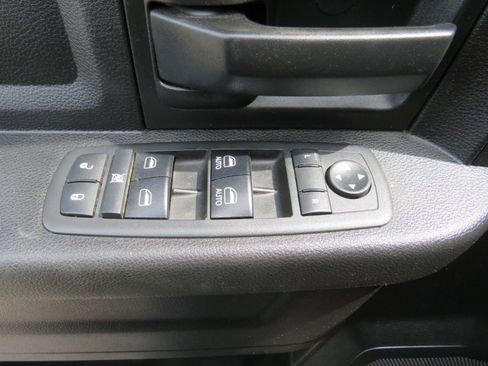 Used 2018 RAM 3500 Tradesman w/ Chrome Appearance Group image 16