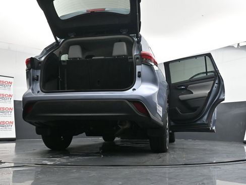 Used 2022 Toyota Highlander XLE image 46