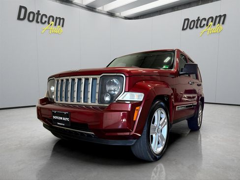 Used 2012 Jeep Liberty Limited Jet image 3