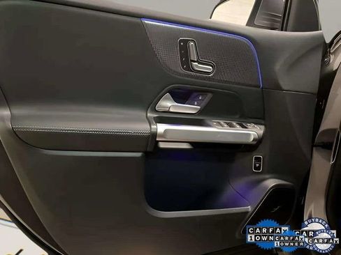 Used 2023 Mercedes-Benz EQB 300 4MATIC w/ Pinnacle Package image 33