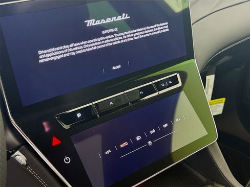 New 2025 Maserati Grecale GT image 15