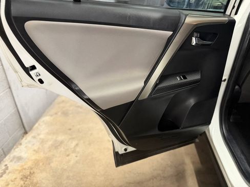 Used 2015 Toyota RAV4 XLE AWD/4WD image 15
