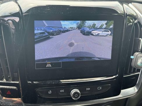 Used 2023 Chevrolet Traverse LT FWD image 27