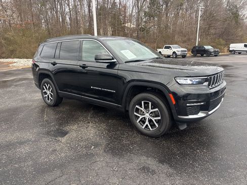 Used 2024 Jeep Grand Cherokee L Limited w/ Luxury Tech Group II image 2