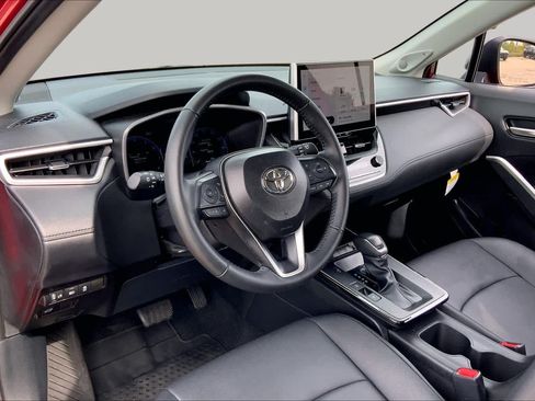 Used 2026 Toyota Corolla Cross XLE w/ Convenience Package FWD image 17