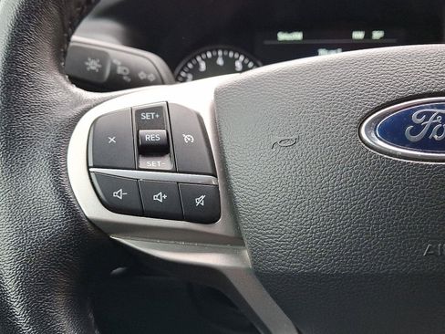 Used 2022 Ford Explorer XLT image 22