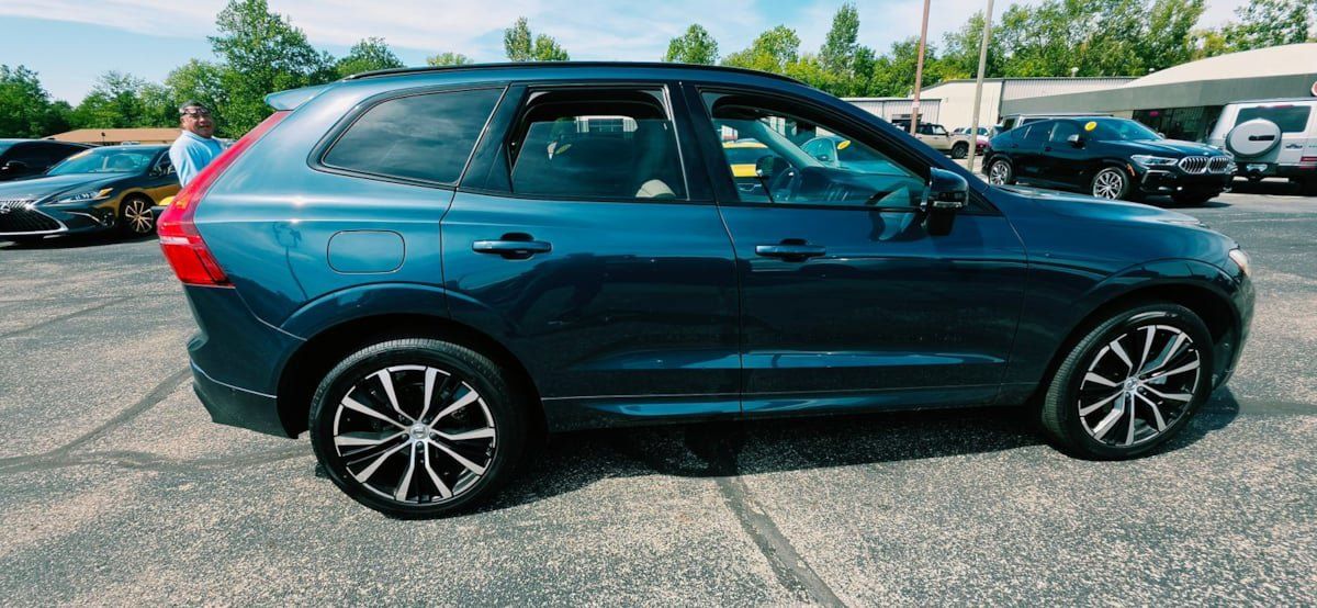 Used 2024 Volvo XC60 B5 Plus w/ Protection Package Premier AWD/4WD image 7