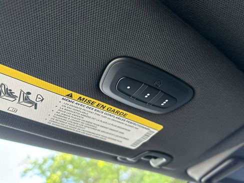 New 2025 Chrysler Pacifica Select image 27