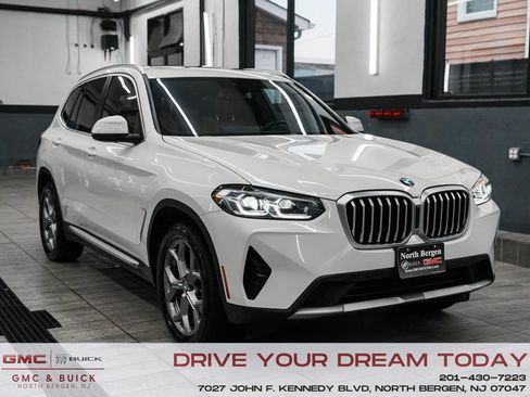 Used 2023 BMW X3 xDrive30i w/ Premium Package image 3