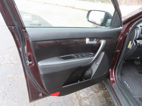 Used 2014 Kia Sorento LX image 27