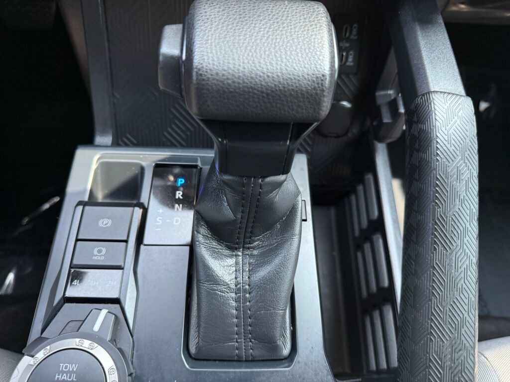 Used 2025 Toyota Tacoma SR5 AWD/4WD image 18
