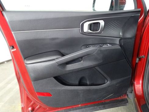 Used 2022 Kia Sorento LX image 18