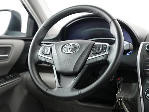 Used 2017 Toyota Camry SE FWD image 11