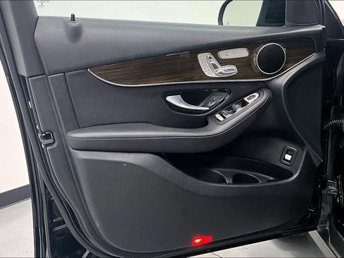 Used 2021 Mercedes-Benz GLC 300 image 17