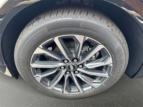 New 2025 Cadillac Lyriq Sport image 10