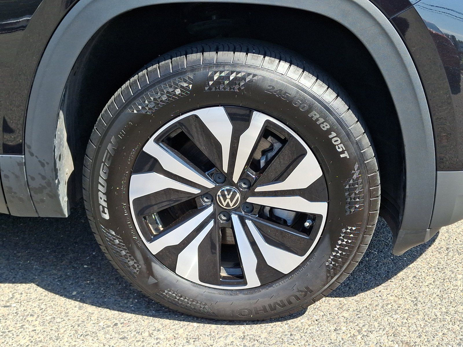 Certified 2024 Volkswagen Atlas Cross Sport SE FWD image 8