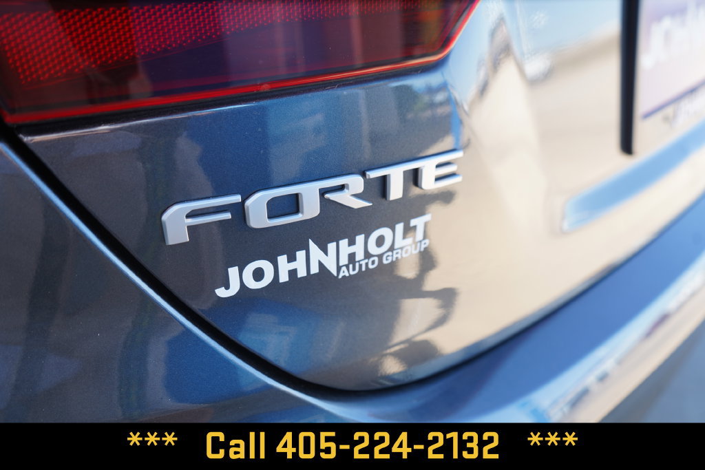 Used 2024 Kia Forte LXS w/ LXS Technology Package FWD image 6