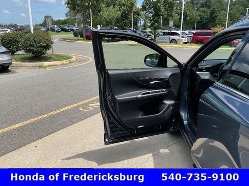 Used 2022 Toyota Venza XLE AWD/4WD image 15