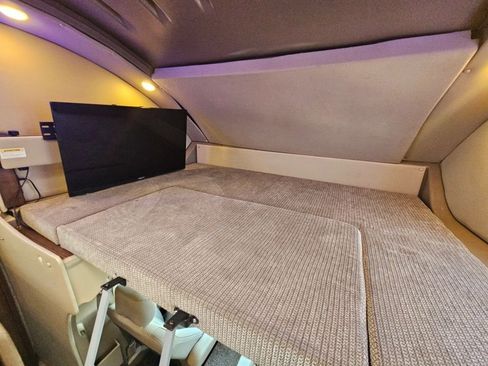 Used 2019 Ford F550 2WD Regular Cab Super Duty w/ XLT Value Package image 12