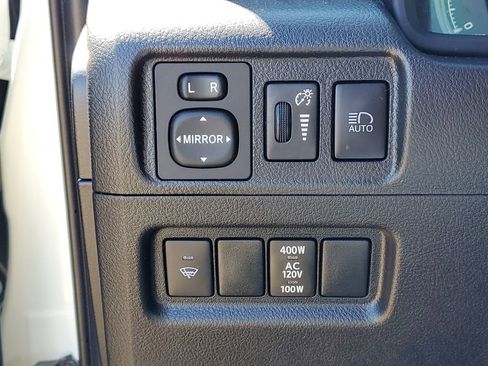 Used 2021 Toyota 4Runner TRD Off-Road Premium w/ Moonroof Package AWD/4WD image 17