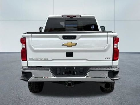 Used 2022 Chevrolet Silverado 2500 LTZ w/ LTZ Plus Package AWD/4WD image 10