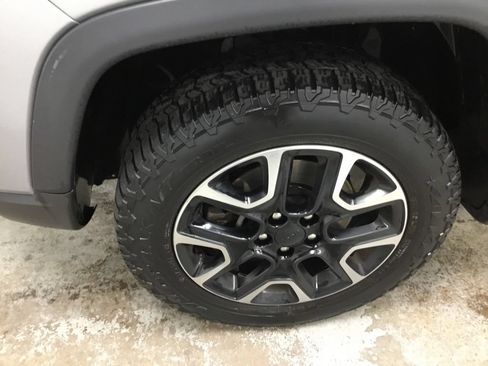 Used 2019 Jeep Compass Trailhawk w/ Leather Interior Group AWD/4WD image 4