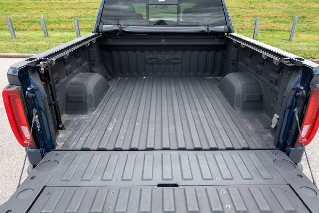 Used 2023 GMC Sierra 1500 SLT w/ SLT Premium Plus Package AWD/4WD image 35