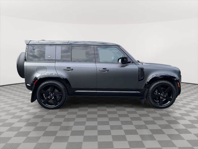 Used 2023 Land Rover Defender 110 V8 AWD/4WD image 8