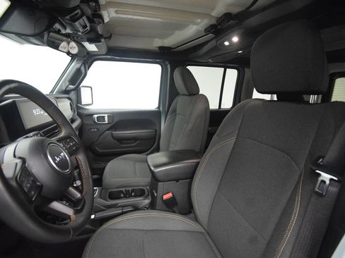 Used 2024 Jeep Wrangler Unlimited Sport AWD/4WD image 12