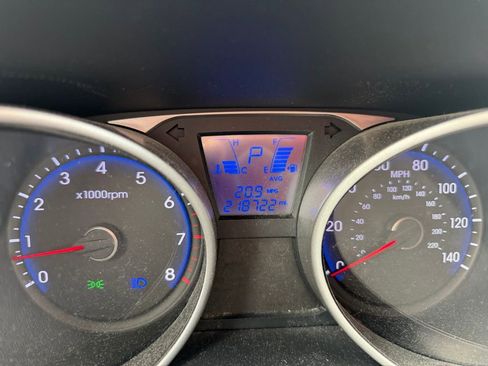 Used 2012 Hyundai Tucson Limited w/ Premium Pkg FWD image 7