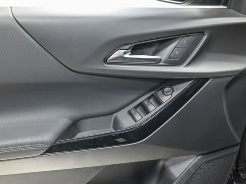 Used 2026 Chevrolet Equinox LT FWD image 13