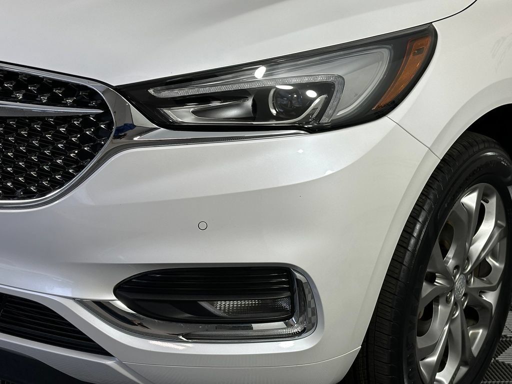 Used 2020 Buick Enclave Avenir w/ Avenir Technology Package FWD image 13