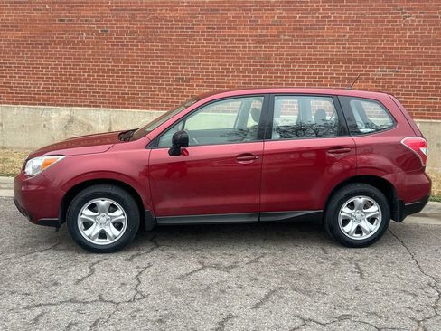 Used 2014 Subaru Forester 2.5i image 2