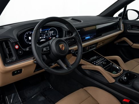 Certified 2026 Porsche Cayenne AWD/4WD image 13