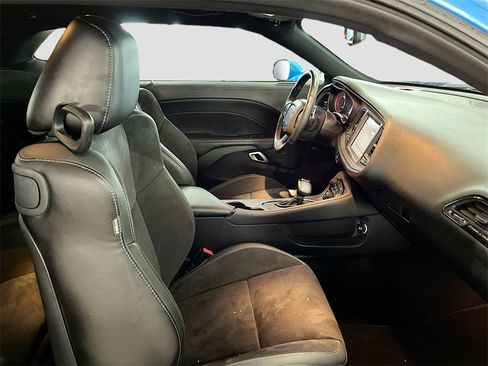 Used 2023 Dodge Challenger GT w/ Plus Package image 27