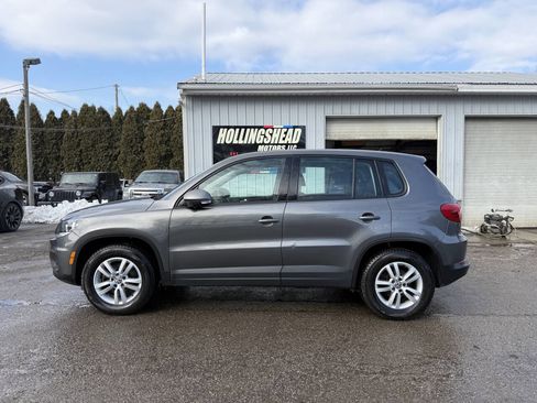 Used 2012 Volkswagen Tiguan S image 8