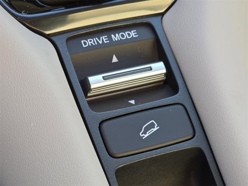 New 2026 Honda HR-V LX image 7