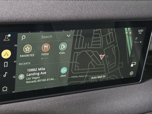 Used 2023 Land Rover Defender 110 SE image 28