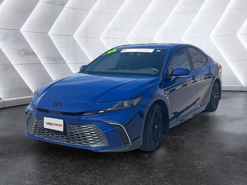 Used 2025 Toyota Camry SE w/ Multimedia Upgrade Package image 3