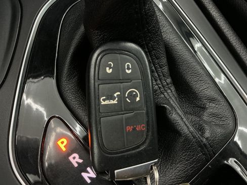 Used 2019 Jeep Cherokee Limited AWD/4WD image 42