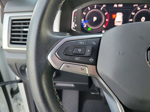 Used 2022 Volkswagen Atlas Cross Sport SE image 17