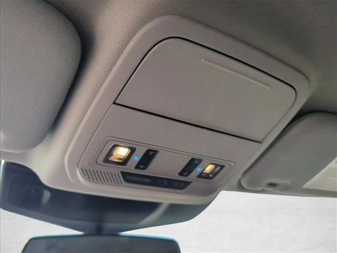 Certified 2023 Ford Explorer XLT RWD image 14